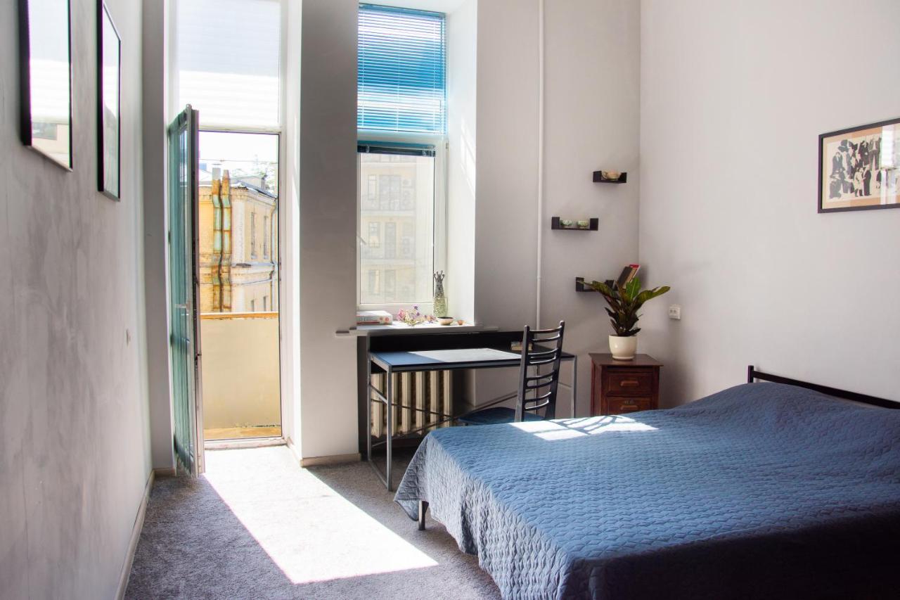 Entire 2-Bedroom Authentic Flat Kiev Buitenkant foto