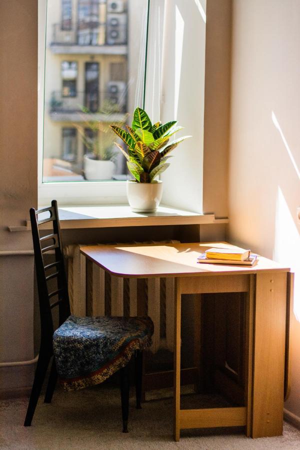 Entire 2-Bedroom Authentic Flat Kiev Buitenkant foto